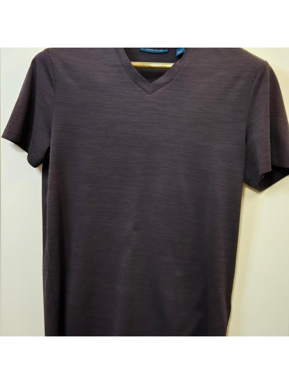 Perry Ellis Men's V-Neck T-Shirt